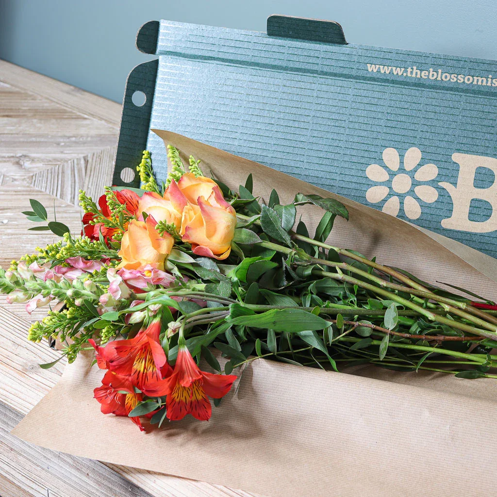 Letterbox Flowers- Floral Surprise - Image 4