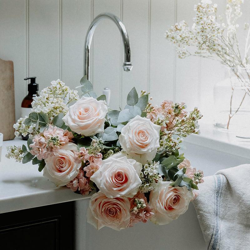 The Linen Luxury Bouquet - Image 4